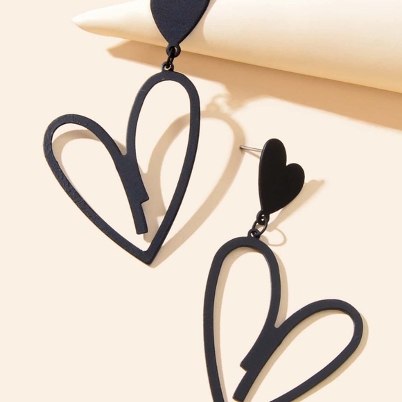 🖤🖤🖤3 for 12$🖤🖤🖤Chic Black Heart Outline Earrings - Picture 4 of 4
